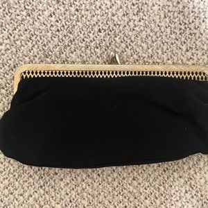 Black clutch